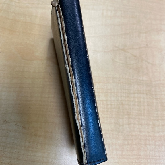 Vintage Gentleman Brush and Manicure Set Built In Zip Around Closure Leather - Picture 11 of 16